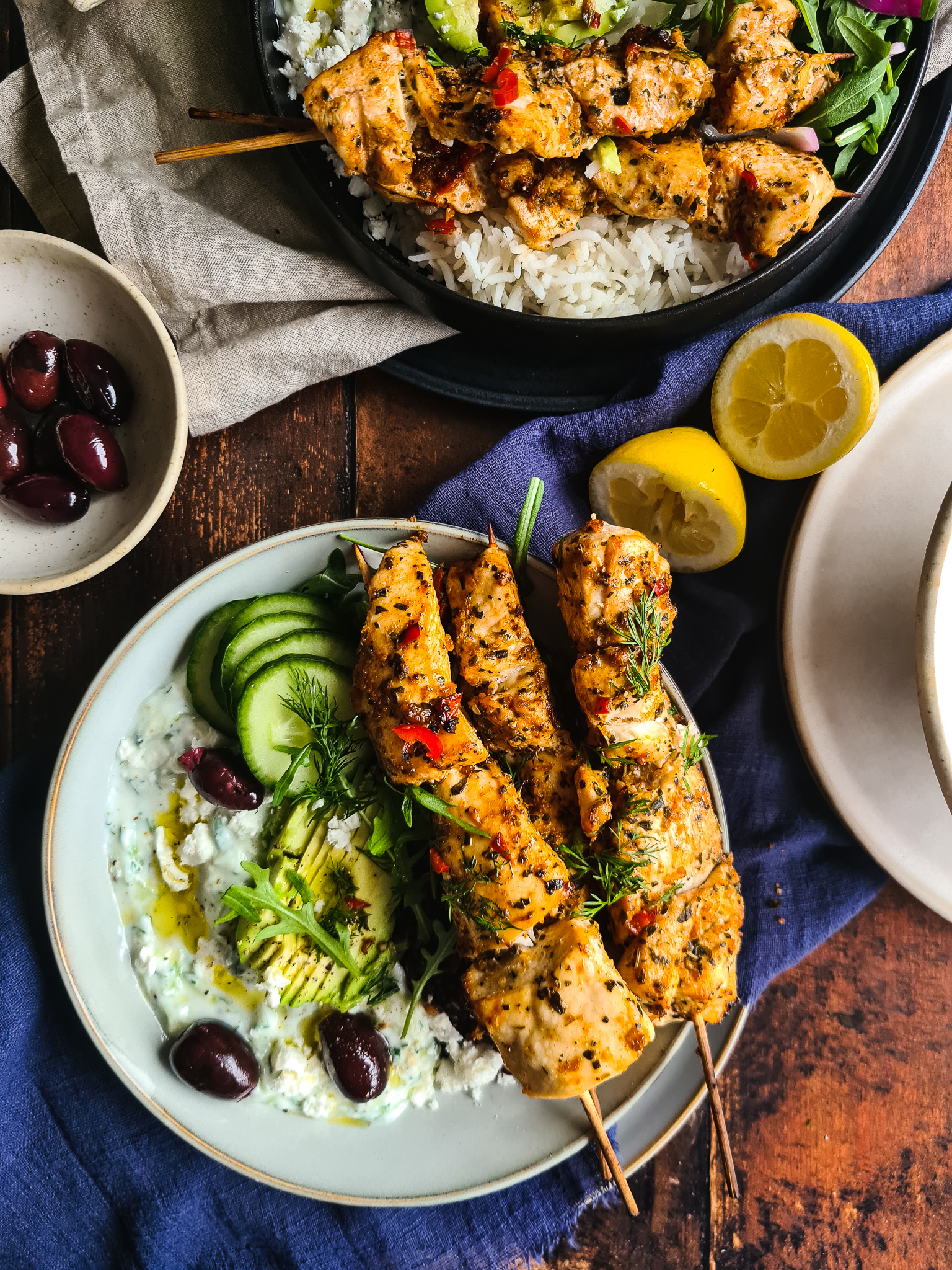 Healthy Griekse citroen bowl met kip souvlaki