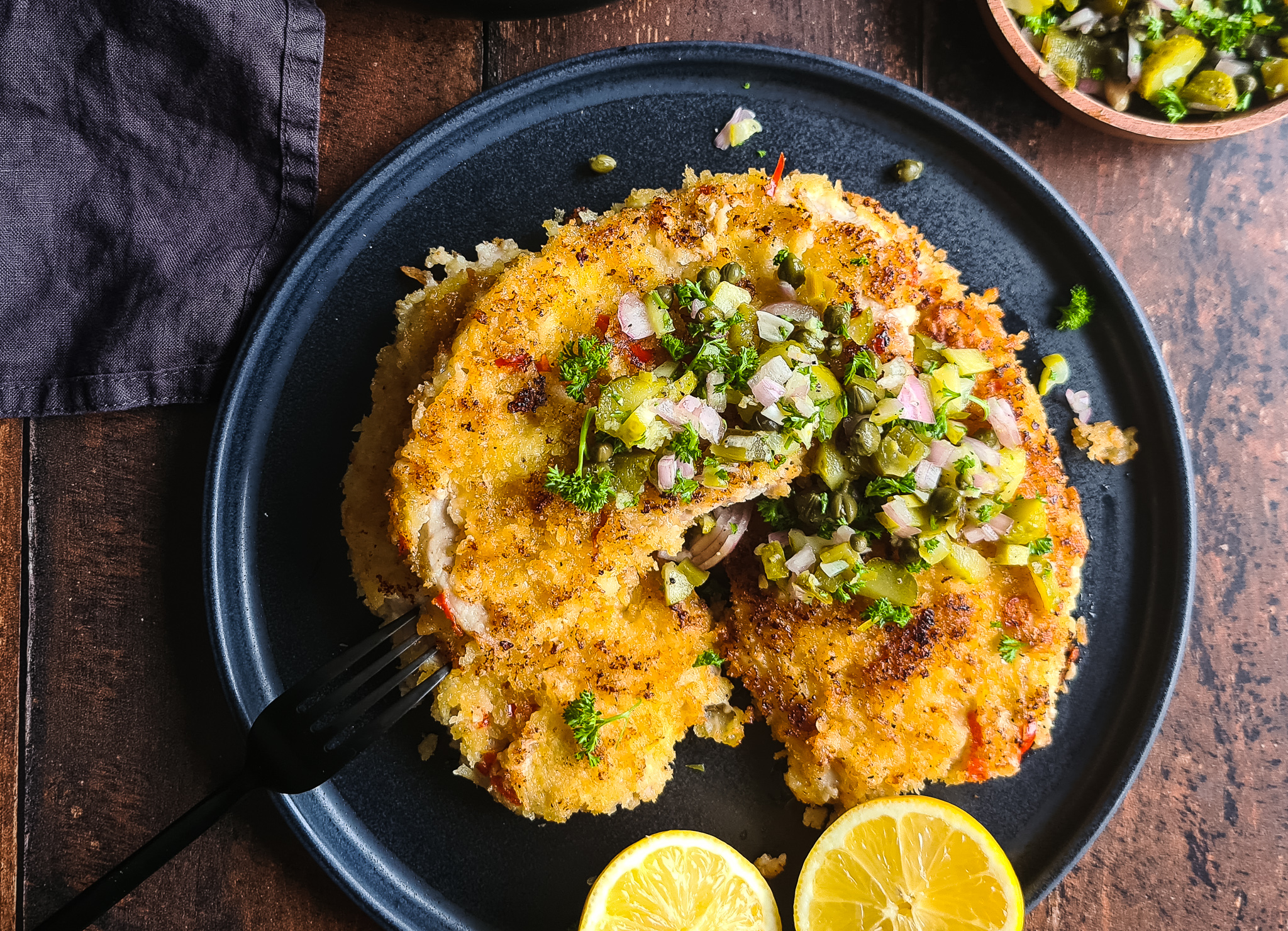 Perfecte homemade schnitzels met zure salsa