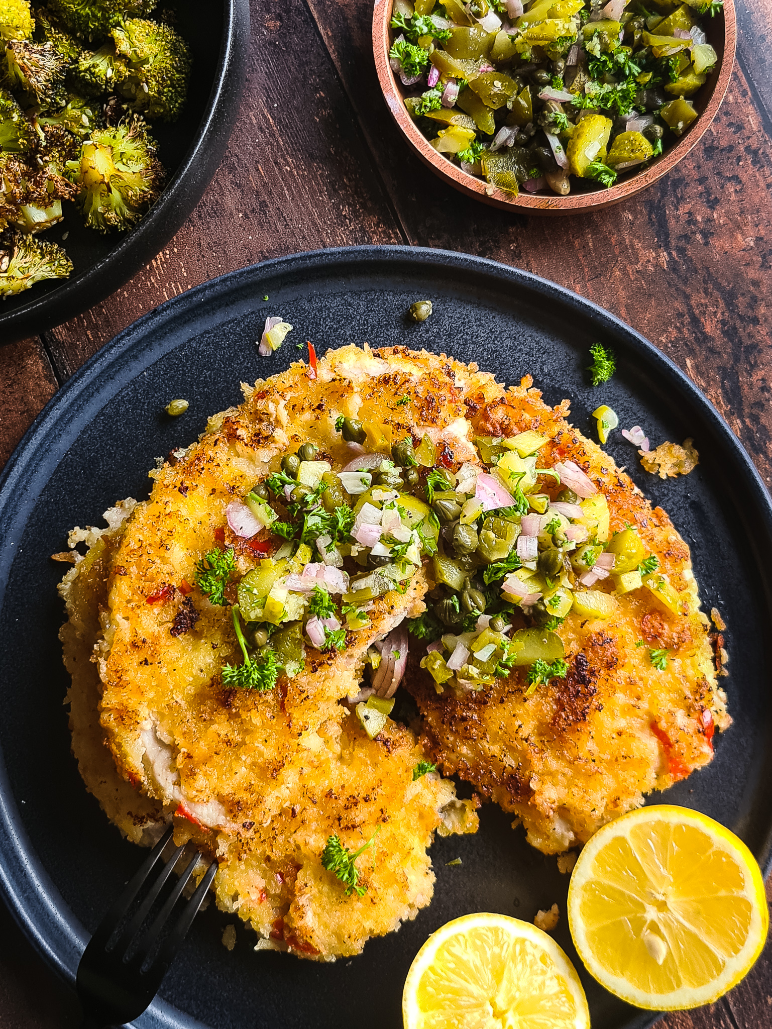 Perfecte homemade schnitzels met zure salsa