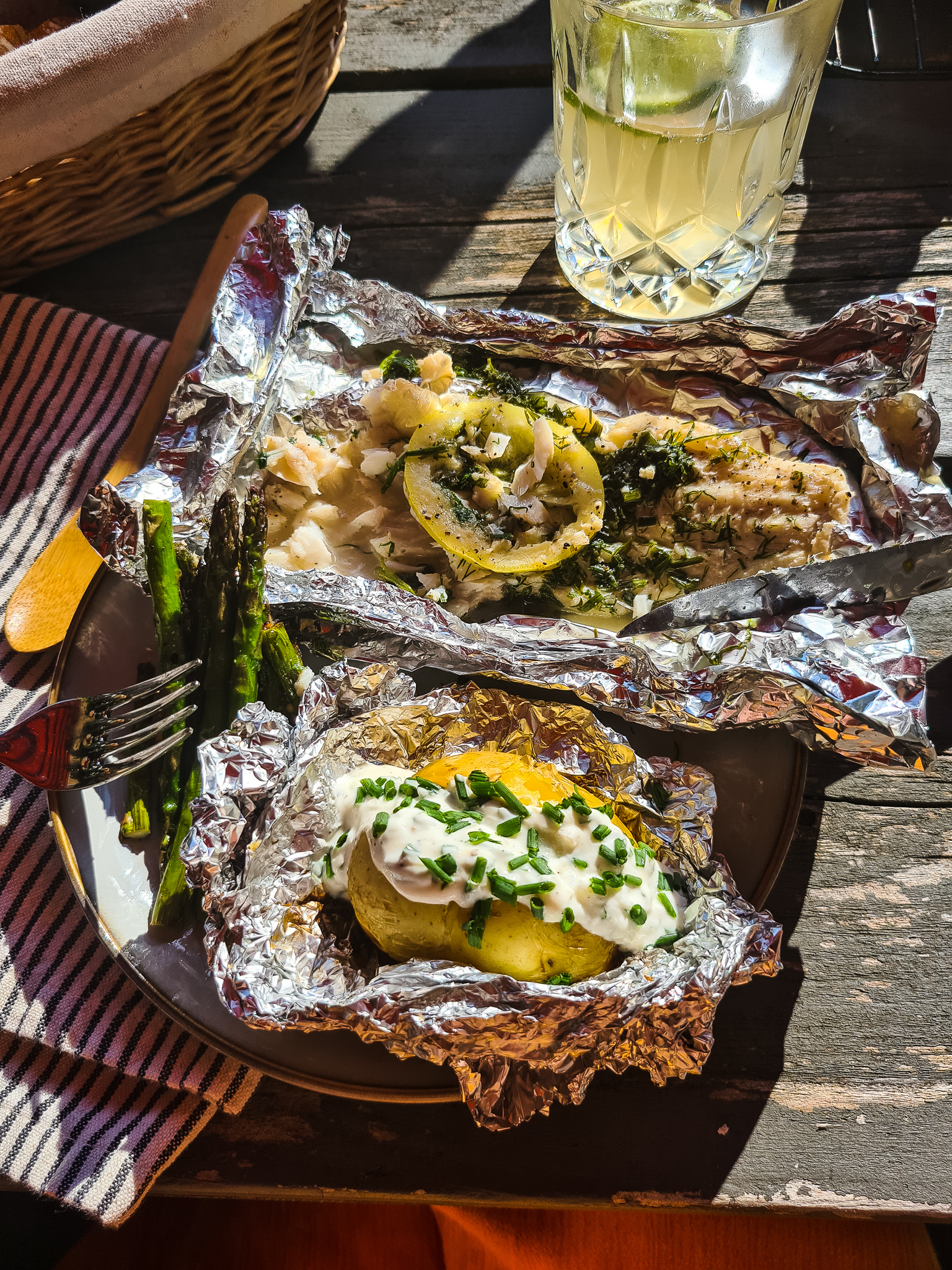 Citroen & Kabeljauwpakketjes van de Barbecue met Verse Kruiden