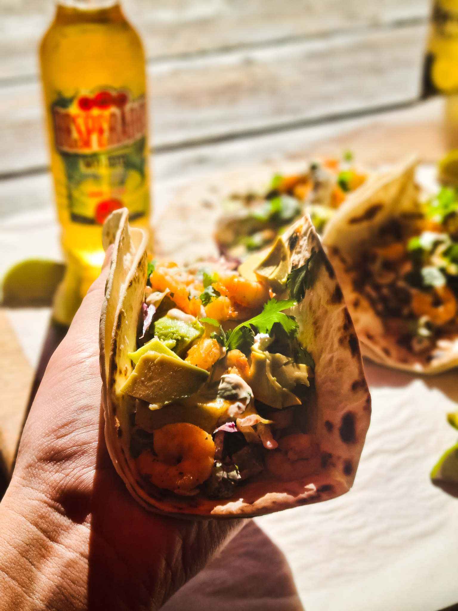 Taco's met garnalen, homemade taco kruiden, spicy salade en avocado