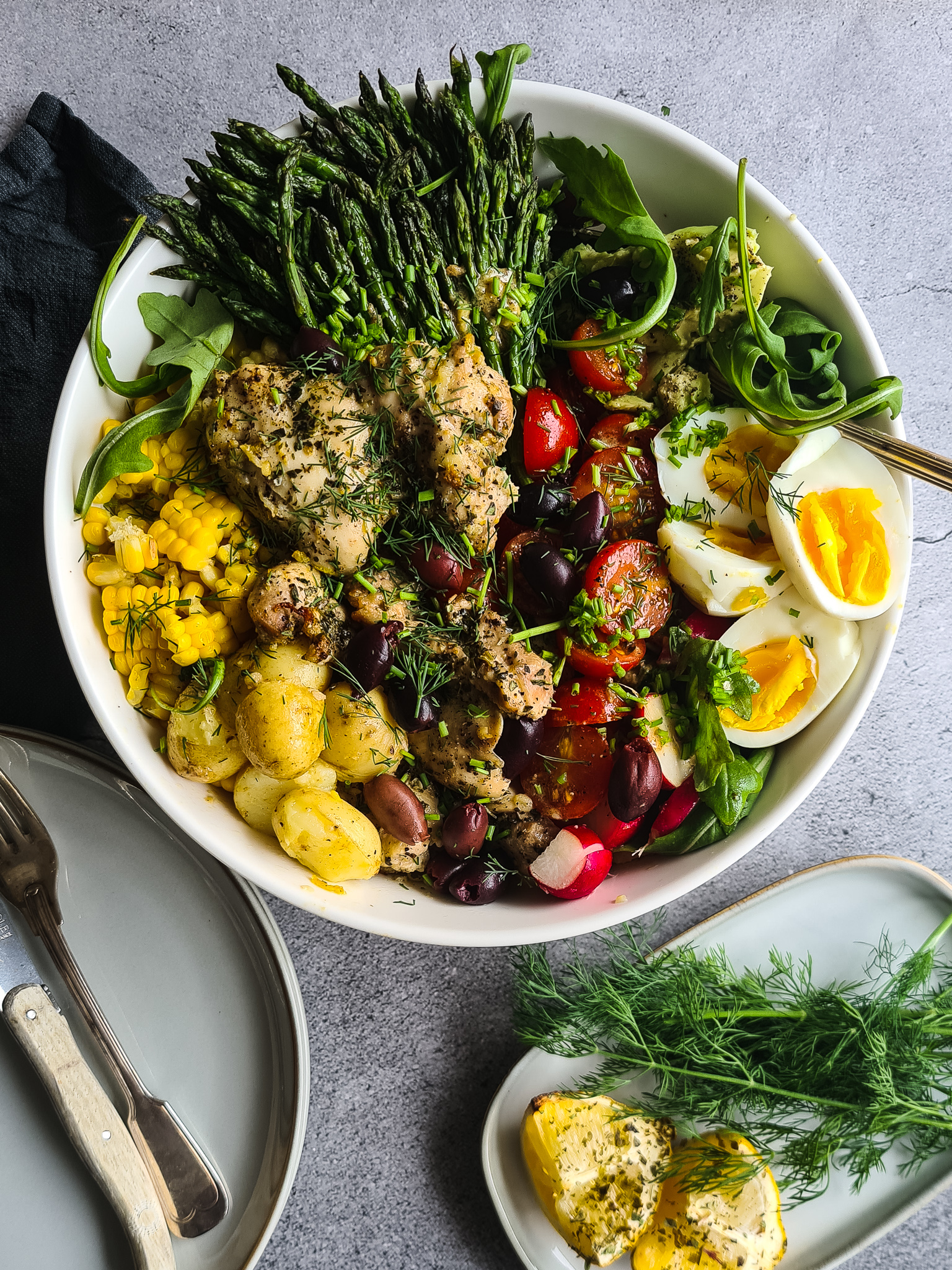 Niçoise salade met gegrilde citroenkip