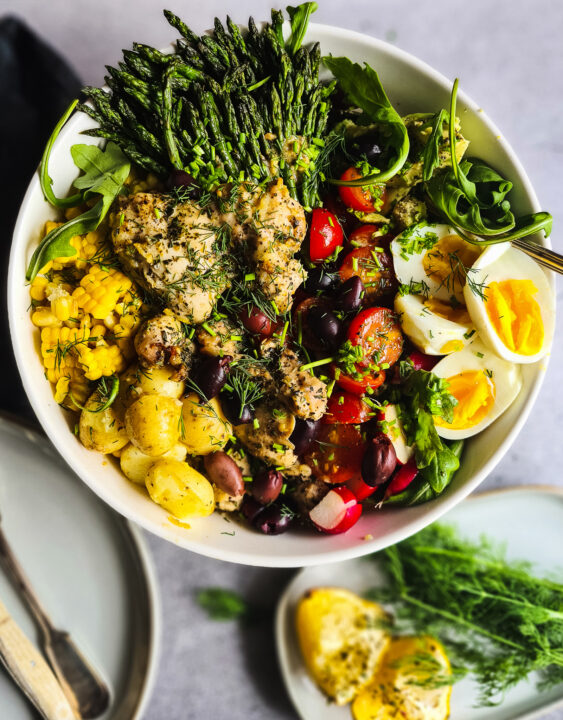 Niçoise salade met gegrilde citroenkip