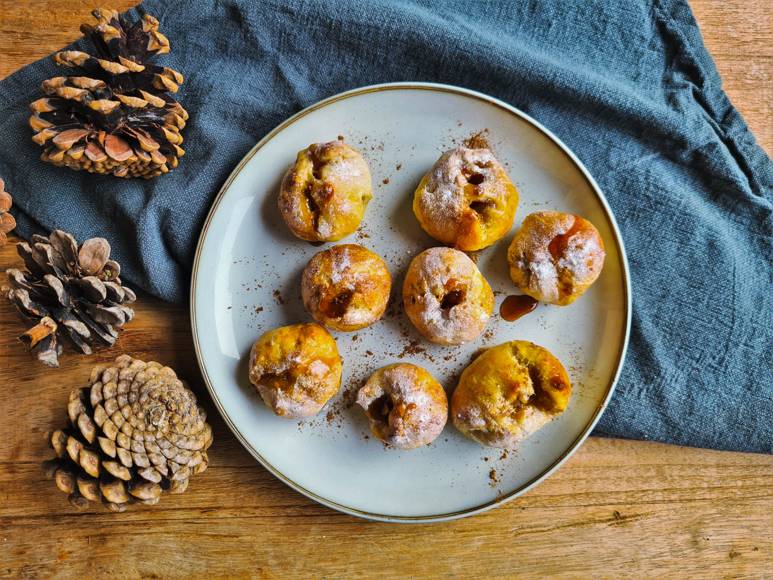 Makkelijke, mini appelbommetjes met pindakaas & kaneel