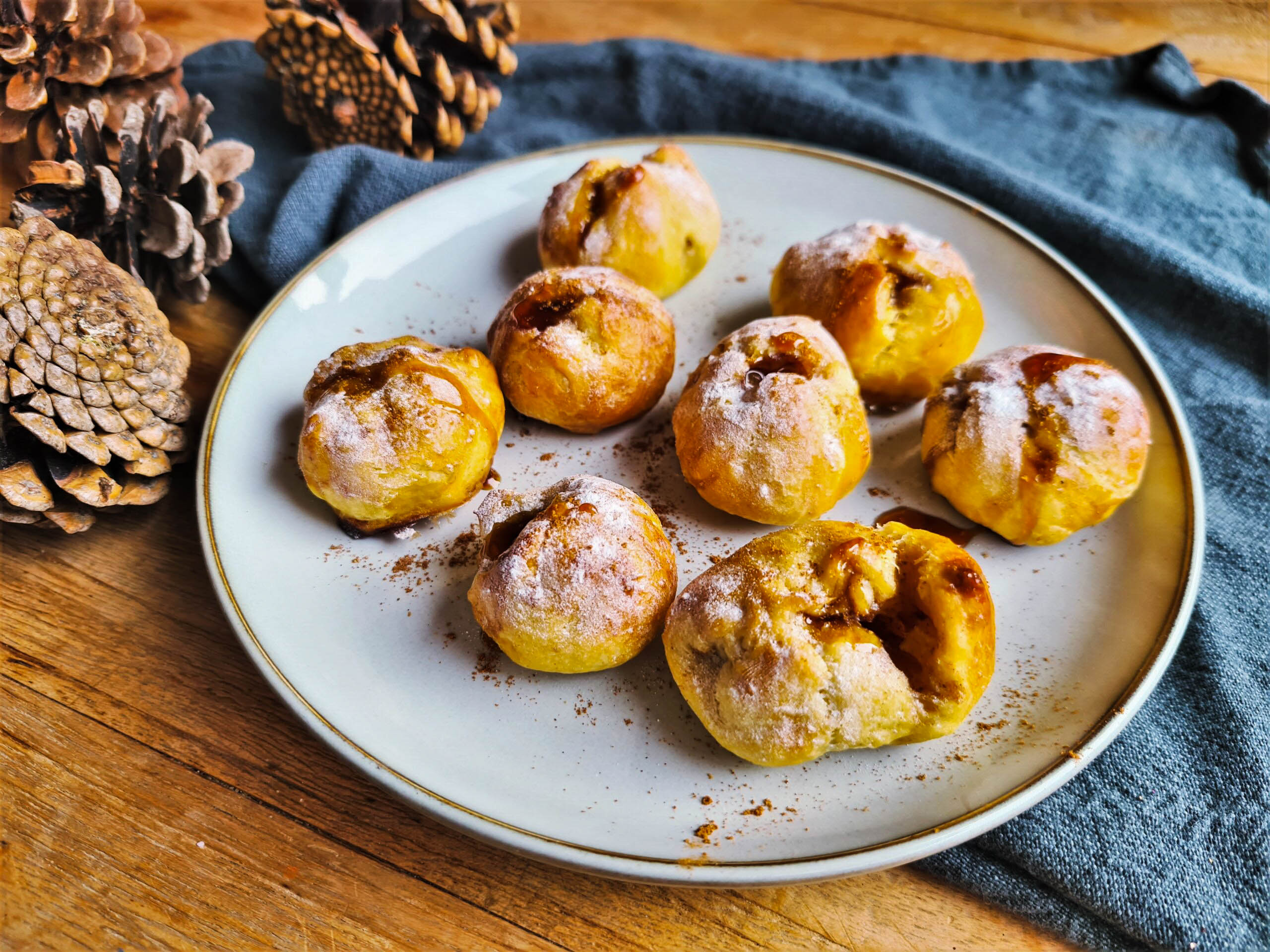 Makkelijke, mini appelbommetjes met pindakaas & kaneel