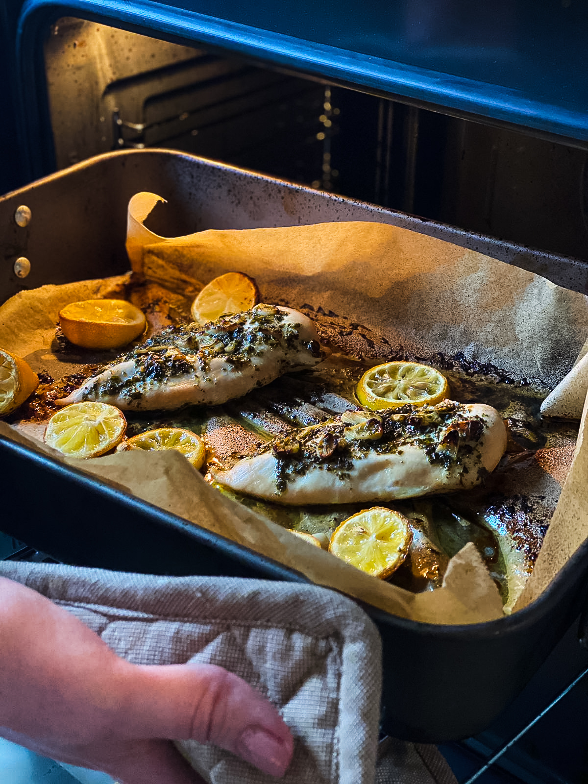 Citroenkippetjes met lentekruiden uit de oven