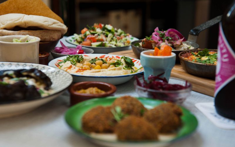 Twee locaties in Amsterdam voor de allerlekkerste hummus!
