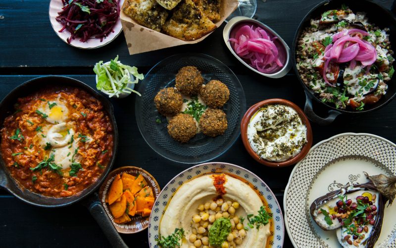 Twee locaties in Amsterdam voor de allerlekkerste hummus!